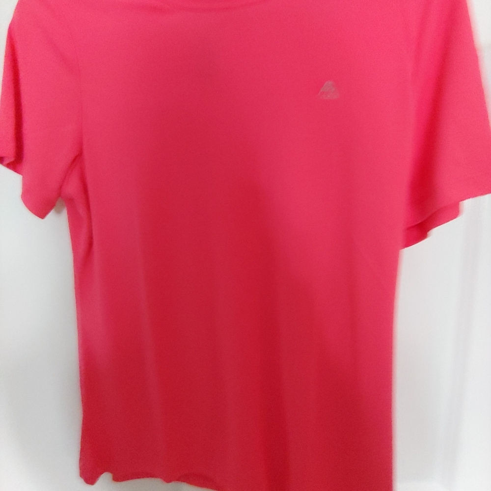 Haimont short sleeve round neck top in coral size medium